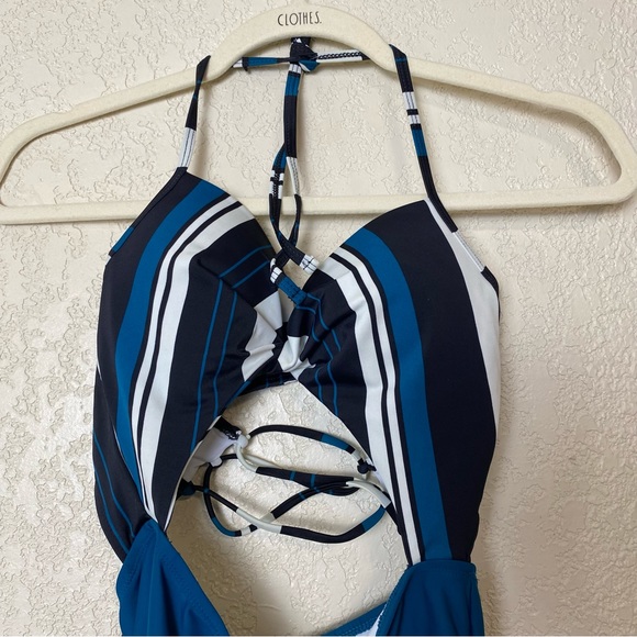 Cupshe one piece swimsuit - Picture 2 of 10